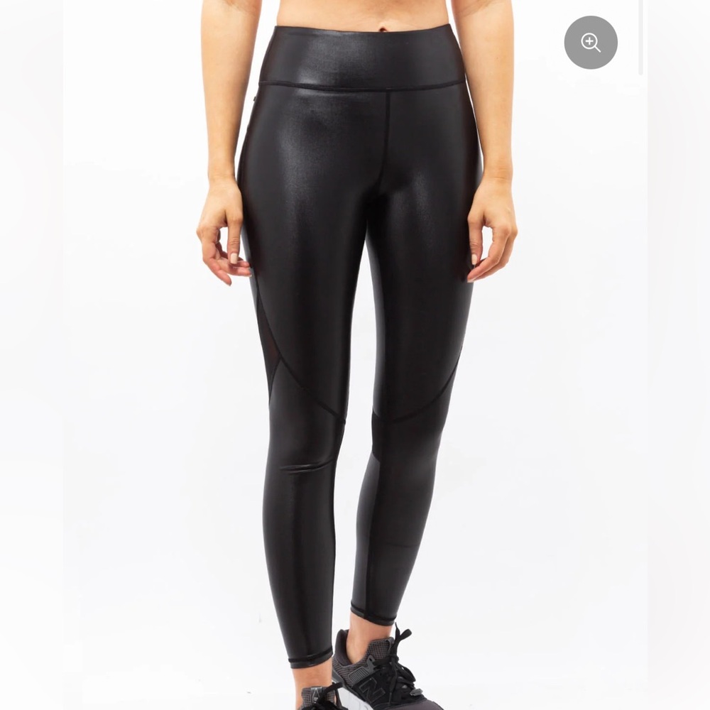 Alala Captain Ankle Tight in Liquid Black